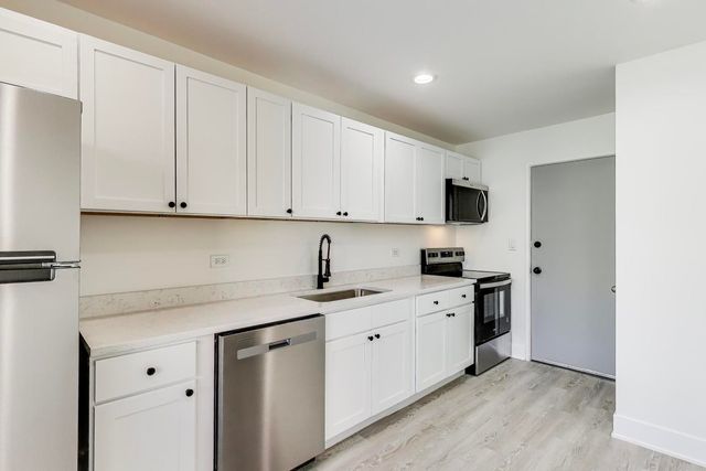 7250 N Western Avenue 511, Chicago, IL 60645
