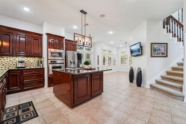 10714 Crestwater Circle, Magnolia, TX 77354