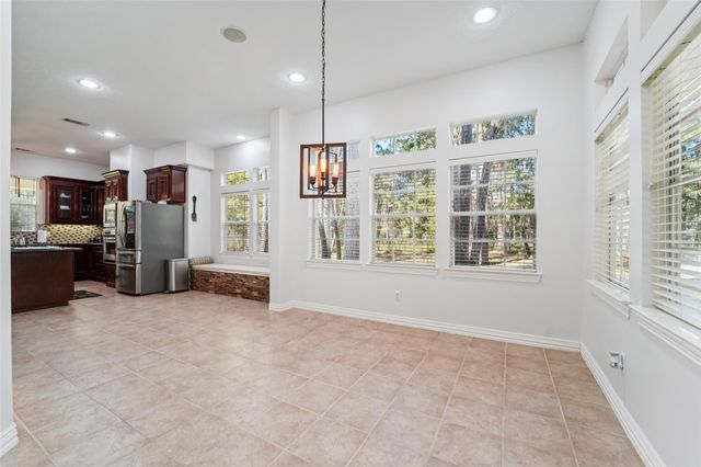 10714 Crestwater Circle, Magnolia, TX 77354