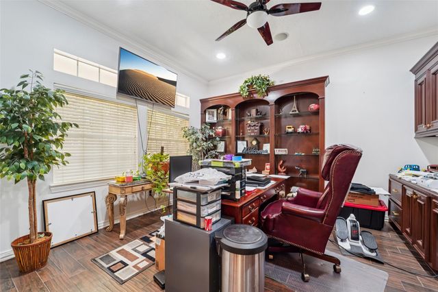 10714 Crestwater Circle, Magnolia, TX 77354