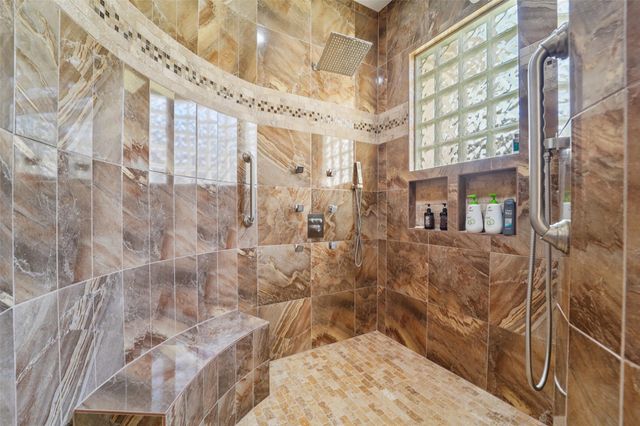 10714 Crestwater Circle, Magnolia, TX 77354