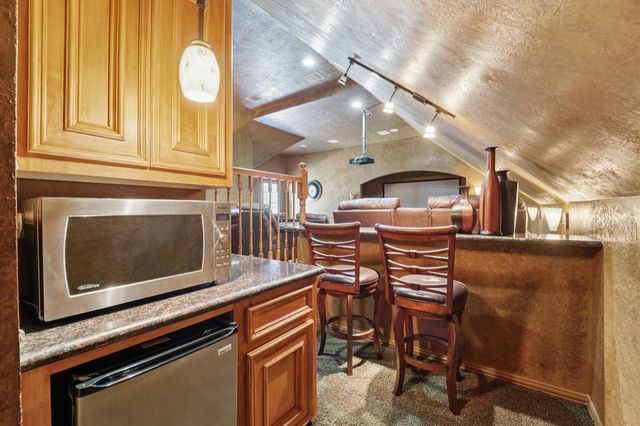 10714 Crestwater Circle, Magnolia, TX 77354