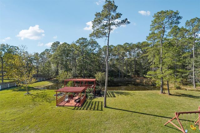 10714 Crestwater Circle, Magnolia, TX 77354