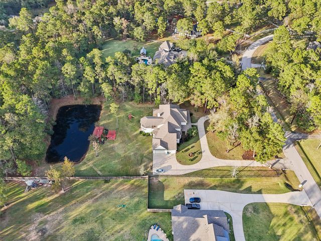 10714 Crestwater Circle, Magnolia, TX 77354