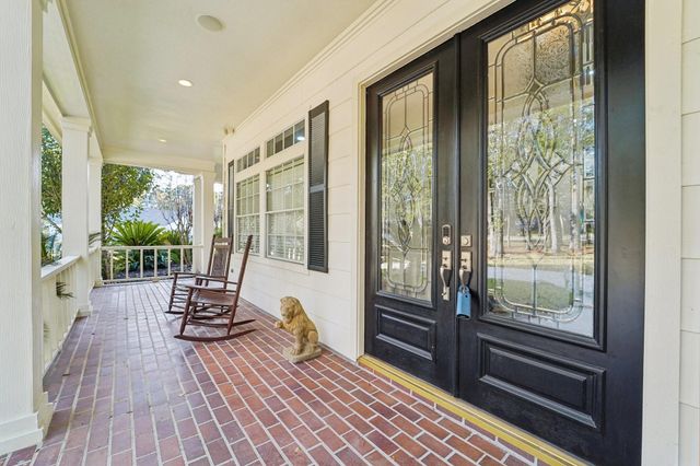 10714 Crestwater Circle, Magnolia, TX 77354