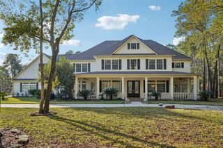 10714 Crestwater Circle, Magnolia, TX 77354