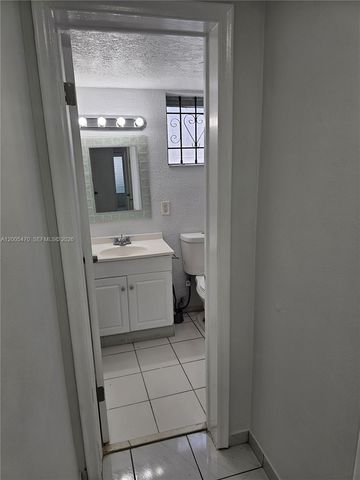 1719 Wiley St 2, Hollywood, FL 33020