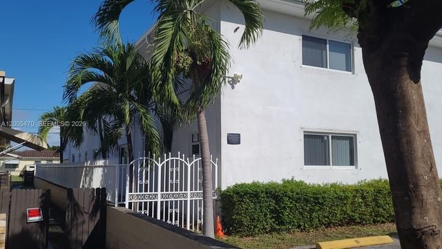 1719 Wiley St 2, Hollywood, FL 33020