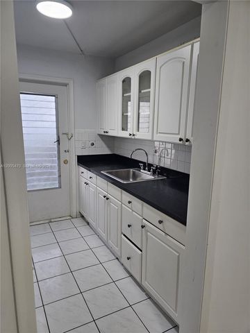 1719 Wiley St 2, Hollywood, FL 33020