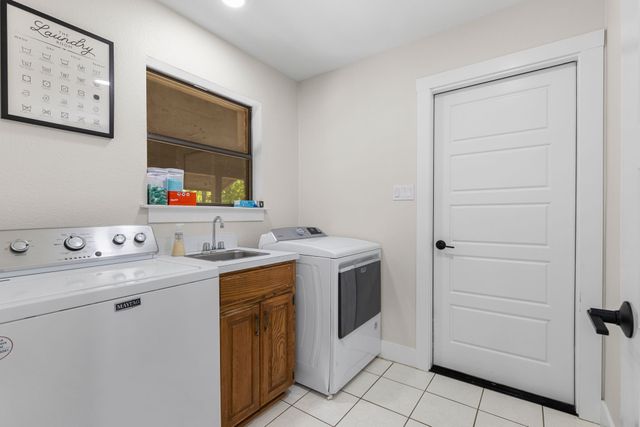 1100 Wayland Drive, Arlington, TX 76012