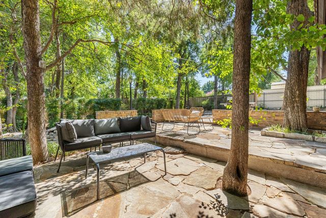 1100 Wayland Drive, Arlington, TX 76012