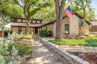 1100 Wayland Drive, Arlington, TX 76012