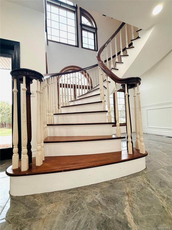 65 Mellow Lane, Jericho, NY 11753 — photo 3