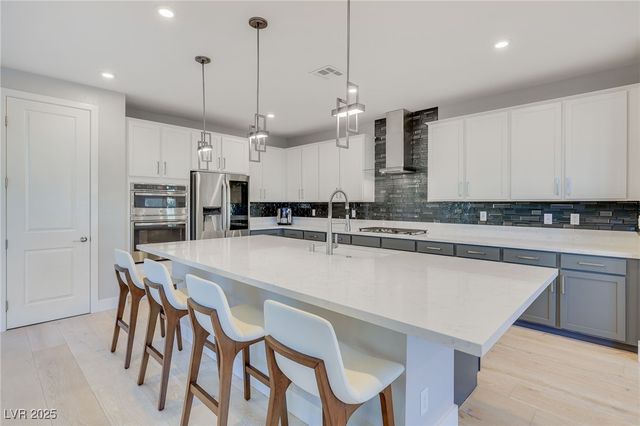 10280 Midnight Meteor Avenue, Las Vegas, NV 89166