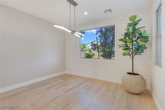 10280 Midnight Meteor Avenue, Las Vegas, NV 89166