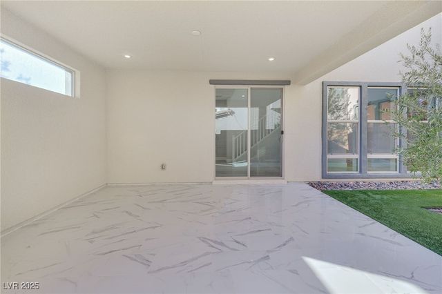 10280 Midnight Meteor Avenue, Las Vegas, NV 89166