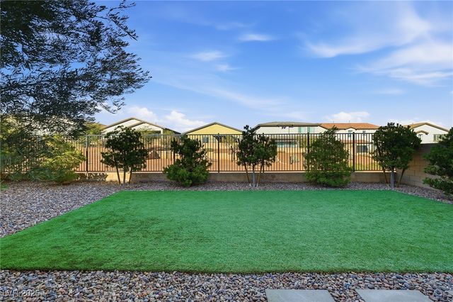 10280 Midnight Meteor Avenue, Las Vegas, NV 89166