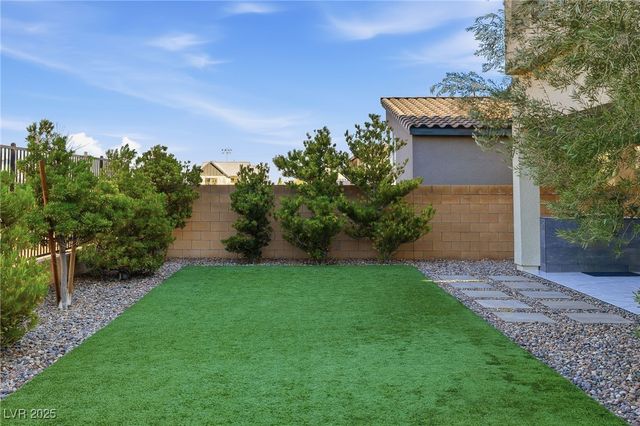 10280 Midnight Meteor Avenue, Las Vegas, NV 89166