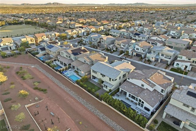 10280 Midnight Meteor Avenue, Las Vegas, NV 89166