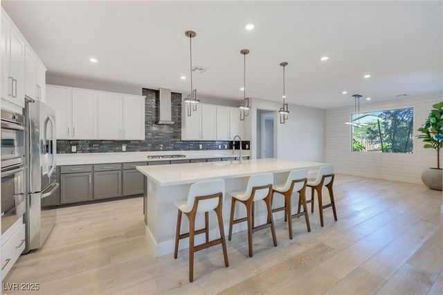 10280 Midnight Meteor Avenue, Las Vegas, NV 89166