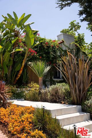 140 N Plymouth Boulevard, Los Angeles, CA 90004
