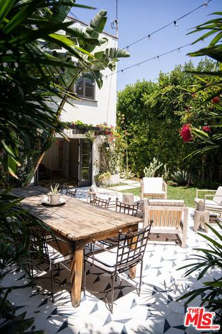 140 N Plymouth Boulevard, Los Angeles, CA 90004