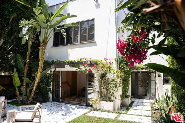 140 N Plymouth Boulevard, Los Angeles, CA 90004
