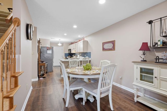 8010 River Park Way, Evansville, IN 47715