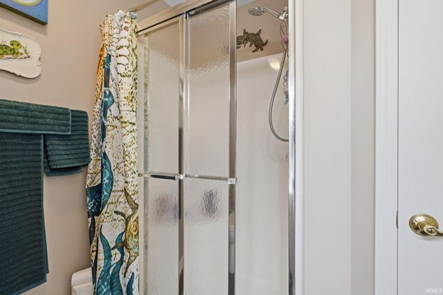 8010 River Park Way, Evansville, IN 47715
