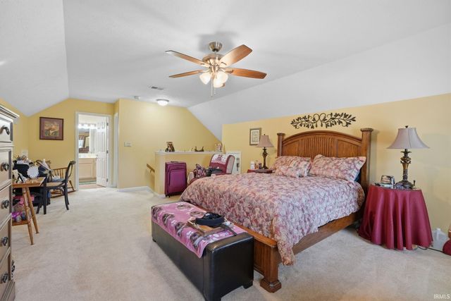 8010 River Park Way, Evansville, IN 47715