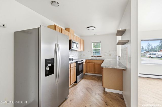8421 E 3rd Avenue, Anchorage, AK 99504