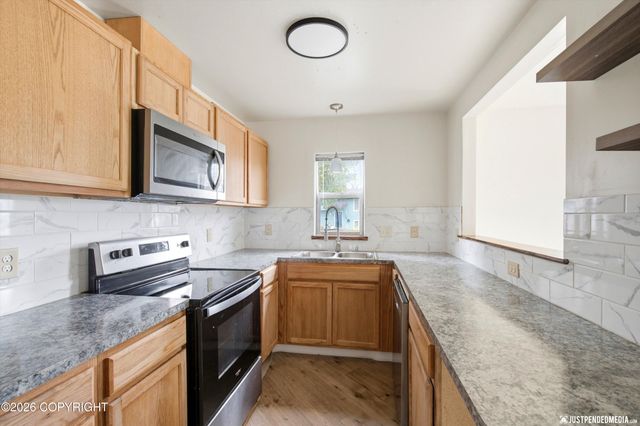 8421 E 3rd Avenue, Anchorage, AK 99504