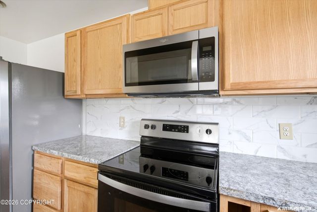 8421 E 3rd Avenue, Anchorage, AK 99504
