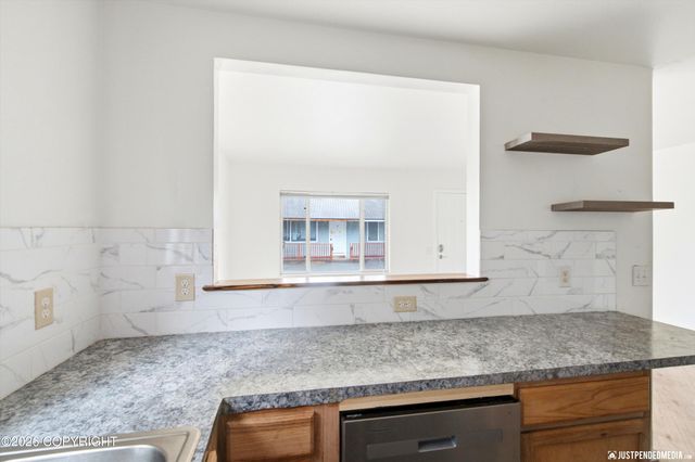 8421 E 3rd Avenue, Anchorage, AK 99504