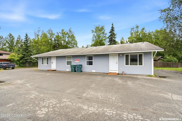 8421 E 3rd Avenue, Anchorage, AK 99504