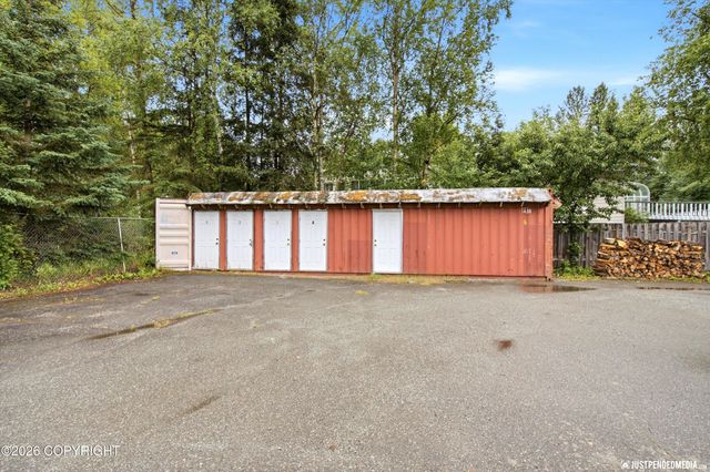 8421 E 3rd Avenue, Anchorage, AK 99504