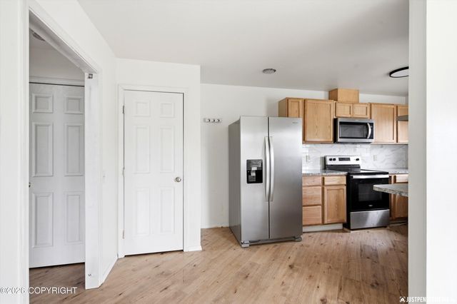 8421 E 3rd Avenue, Anchorage, AK 99504