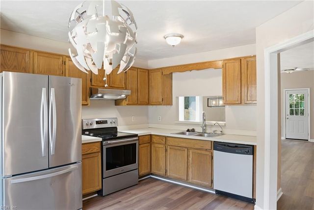 311 Wood Duck CT, Suffolk, VA 23434
