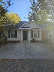 528 Edgecliff Lane, Evans, GA 30809
