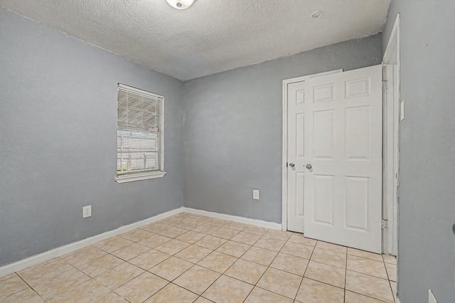 9318 Linda Vista Road, Houston, TX 77078