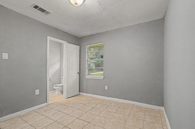 9318 Linda Vista Road, Houston, TX 77078