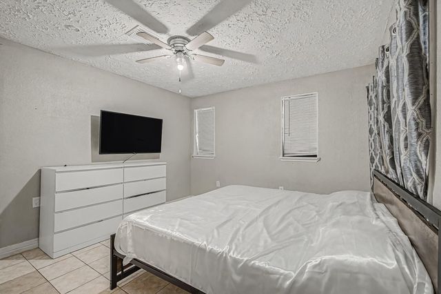 9318 Linda Vista Road, Houston, TX 77078