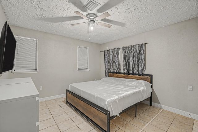 9318 Linda Vista Road, Houston, TX 77078