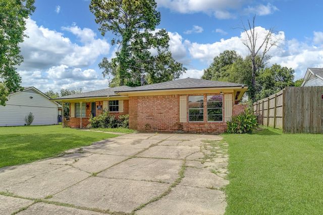 9318 Linda Vista Road, Houston, TX 77078