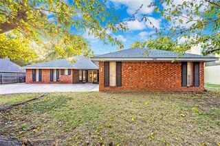 2604 NE Garden Lane, Lawton, OK 73507