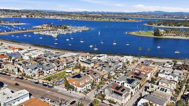 810 Santa Barbara Place, San Diego, CA 92109