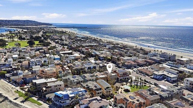 810 Santa Barbara Place, San Diego, CA 92109