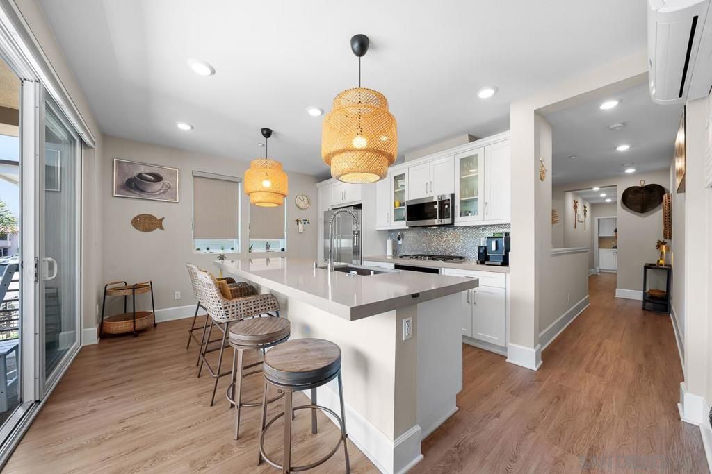 810 Santa Barbara Place, San Diego, CA 92109