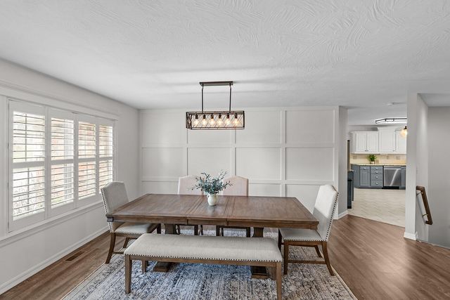 2712 N 25th Street, Ozark, MO 65721