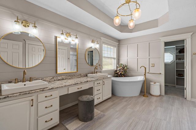 2712 N 25th Street, Ozark, MO 65721